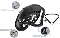 Ein elektrischer Keuschheitskäfig mit 5 Ringen und 2 Schlüsseln, Fernbedienung und APP-Steuerung, 10 Vibrations- und Elektroschockfrequenzen.