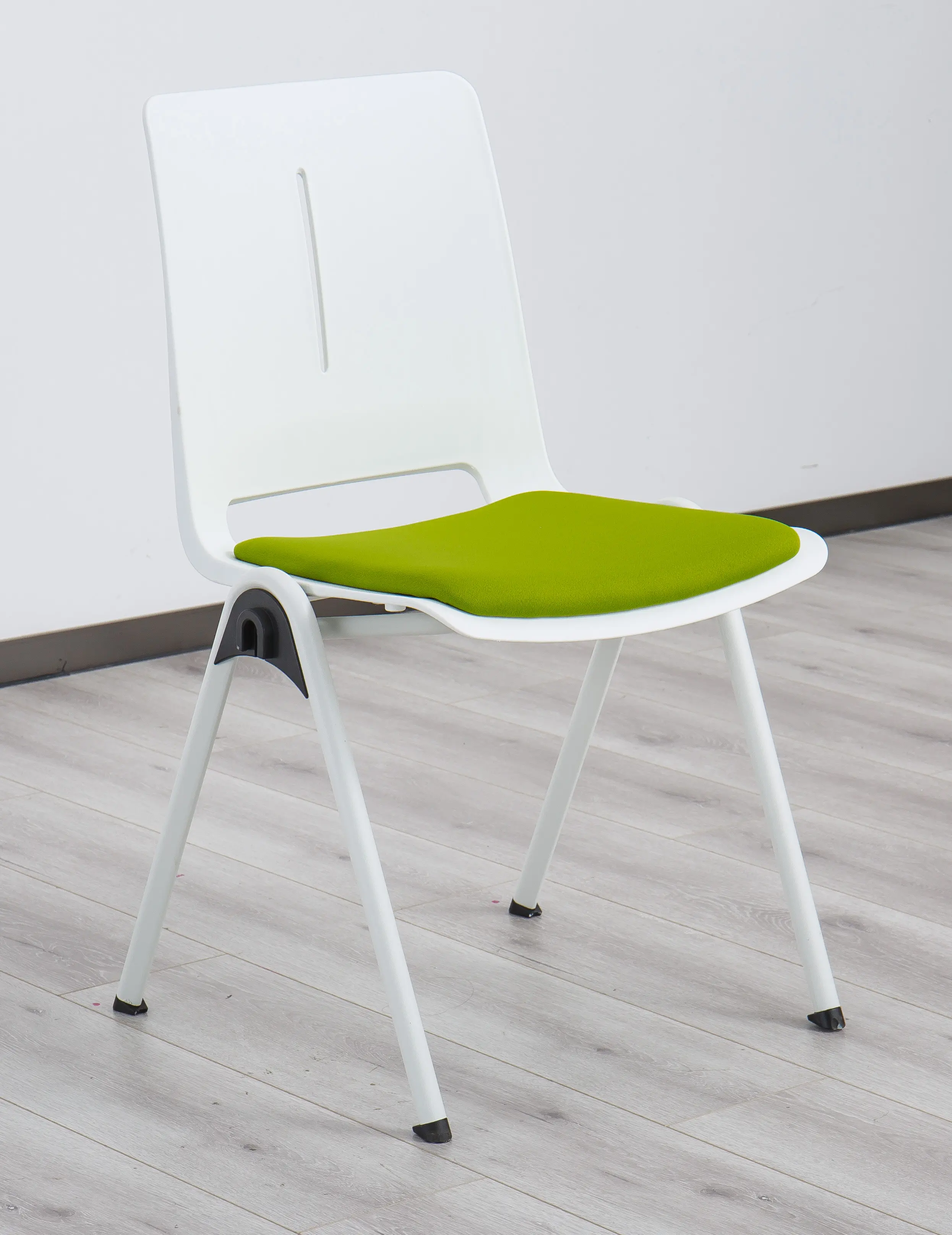 Silla apilable de plástico de diseño moderno para oficina, muebles de entrenamiento, silla de conferencia, venta al por mayor