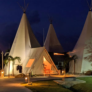 Tente de safari de luxe tout temps, résistante à la moisissure, avec salle de bain et salon, pour le glamping en plein air dans le désert - Product Image 1