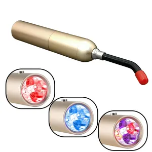 Усовершенствованная палочка для ухода за кожей с устройством для терапии красным светом