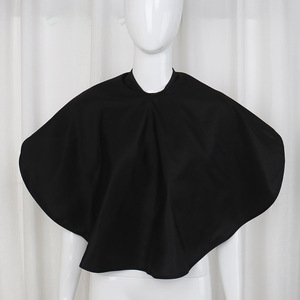 Capes de coiffure imperméables ajustables en polyester avec logo personnalisé pour salon de beauté, barbier, acteur, maquillage - Product Image 5