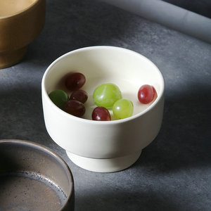 Bol en céramique fait main style Wabi Sabi pour fruits et en-cas, idéal pour offrir - Product Image 3