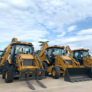 Chargeuse sur pneus compacte 4x4 haute performance, diesel, multi-usages, avec divers accessoires - Product Image 4