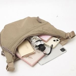 กระเป๋าคาดลำตัวผ้าไนลอนขนาดใหญ่พิมพ์โลโก้ตามสั่ง แฟชั่นสำหรับนักเรียนหญิง กระเป๋าสะพายไหล่แบบมีซิปสำหรับเดินทาง - Product Image 2