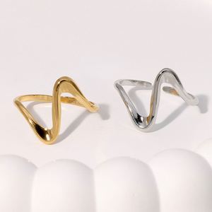 Vente directe d'usine, design chic et simple, anneaux ajustables en acier inoxydable pour femmes - Product Image 4