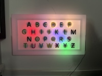Tablero de Alfabeto LED Táctil para Niños, Juguete Sensorial Montessori para Pared con Efecto de Luz Atenuante, Certificado CE/ASTM