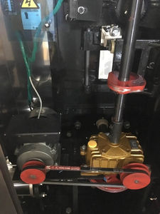 Máquina Empacadora Vertical Automática DXDF60C VFFS para Líquidos como Leche, Vinagre, Salsa de Soya, Envase de Plástico, 1-100 ml, 40-60 Bolsas/min, 200 kg, Agua, Aceite - Product Image 5