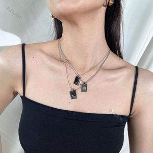 Collier Dylam en argent sterling 925, style rétro chic, pendentif rectangulaire minimaliste avec alphabet brillant, chaîne à perles - Product Image 3