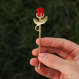 Portasigarette Retrò con Fiori in Oro Rosa, Regalo Creativo e Originale per Uomini e Donne - Product Image 3