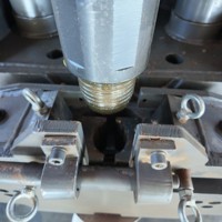 Foreuse hydraulique complète pour carottage en ligne avec une profondeur de forage de 2000 m pour la définition des ressources minérales