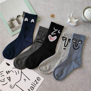 Chaussettes amusantes pour femmes printemps-automne, chaussettes <span class=keywords><strong>de</strong></span> sport en coton pour femmes, chaussettes mi-mollet mignonnes à motifs <span class=keywords><strong>de</strong></span> dessins animés - Product Image 2