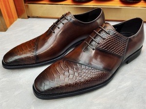 Scarpe <span class=keywords><strong>eleganti</strong></span> da <span class=keywords><strong>uomo</strong></span> di alta qualità Oxfords formale ufficio stile elegante vendita calda in vera pelle caffè colore abito di alta qualità - Product Image 4