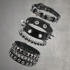 Ensemble de bracelets pour hommes en similicuir doré, style punk, chrétien, gothique, rock, motard, avec clous, rivets et étoiles, multi-couches, réglables - Product Image 3