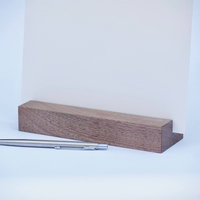 Carte de table gravée en bois avec logo personnalisé en usine présentoir de calendrier photo base en bois de noyer support en bois