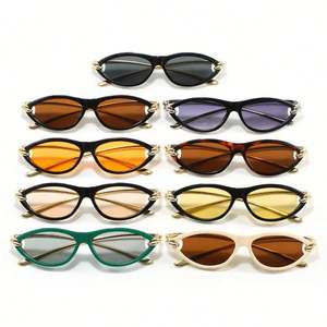 Gafas de Sol de Moda 2025 con Logotipo Personalizado, Montura Pequeña de Lujo, Estilo Punk, Protección UV400, Patillas de Aleación con Nudos, Diseño Ojo de Gato para Mujer - Product Image 5