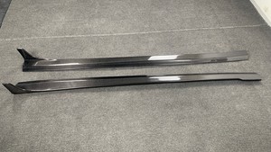 Pièces de voiture en fibre de carbone de haute qualité, jupe latérale adaptée à la <span class=keywords><strong>Mercedes</strong></span> <span class=keywords><strong>Benz</strong></span> Classe <span class=keywords><strong>CLS</strong></span> W218 CLS63 modèle modifié R <span class=keywords><strong>2021</strong></span>- - Product Image 2