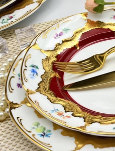 Services <span class=keywords><strong>de</strong></span> <span class=keywords><strong>table</strong></span> en <span class=keywords><strong>porcelaine</strong></span> fine, 40 pièces, <span class=keywords><strong>de</strong></span> luxe royal européen, réutilisables et portables, avec bordure dorée, pour steak et nouilles - Product Image 2