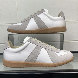 รองเท้ากีฬาลำลองคุณภาพดีไซเนอร์ปี 2026 สำหรับผู้ชายและผู้หญิง ระบายอากาศได้ดี หนังแท้ สวมใส่สบาย แบบผูกเชือก กันลื่น พื้นเรียบ - Product Image 3