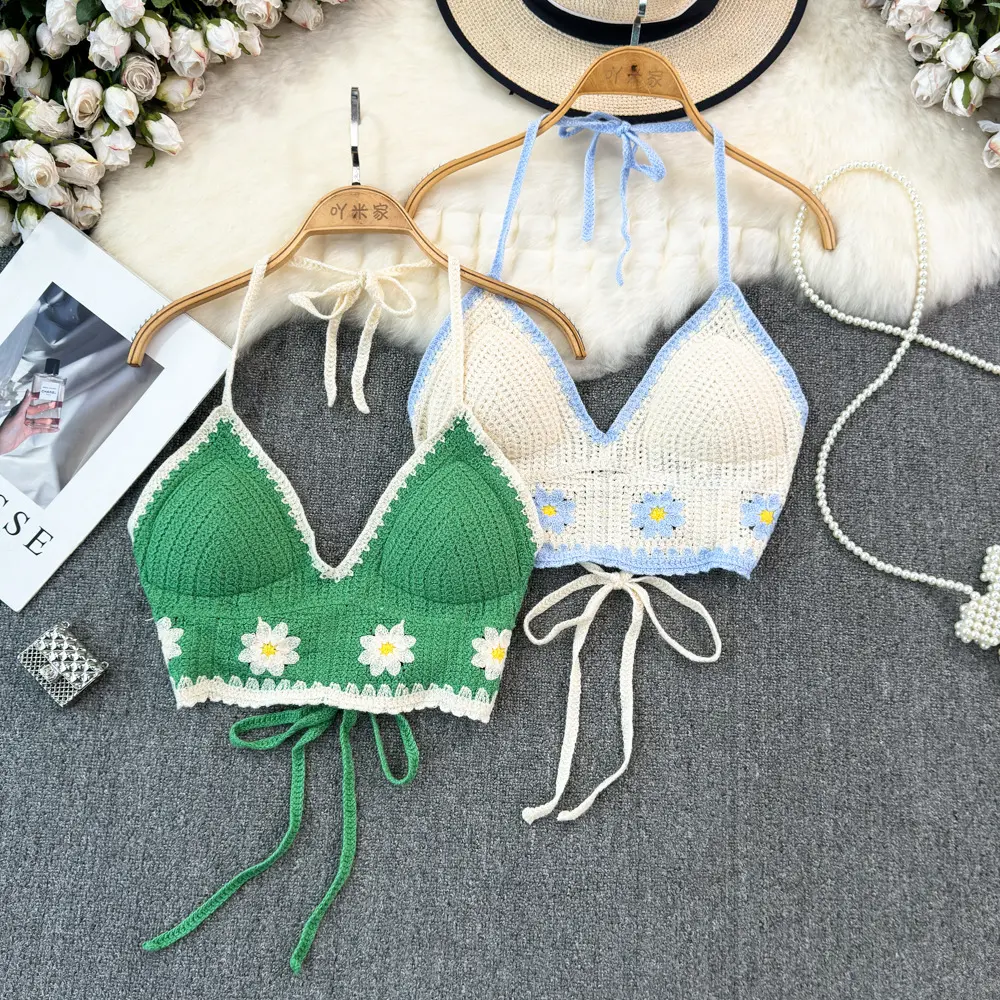 Zhezhe 2024 Nieuwe Aankomst Halter Hals Bloemendecoratie Vrouwen Haken Gebreide Bikinitops Voor Zomer Strandkleding