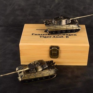 Miniature de char en métal bronze - Véhicule blindé moulé sous pression pour la <span class=keywords><strong>d</strong></span>écoration <span class=keywords><strong>d</strong></span>'étagère, de bureau ou de <span class=keywords><strong>voiture</strong></span> |   Ornement de collection de style industriel, cadeau - Product Image 5