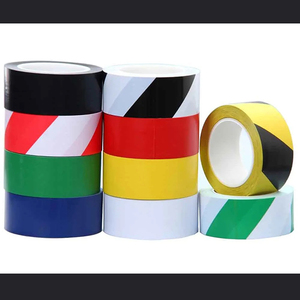 เทปเตือนพื้น PVC สีดำและสีเหลือง ทนทาน มองเห็นได้ชัดเจน สำหรับทำเครื่องหมายพื้นที่  ขายตรงจากโรงงาน ราคาพิเศษ - Product Image 1