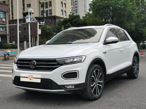 Volkswagen <span class=keywords><strong>T</strong></span>-<span class=keywords><strong>ROC</strong></span> 2022 300TSI DSG 2WD Edición Gasolina, <span class=keywords><strong>T</strong></span>-<span class=keywords><strong>ROC</strong></span> SUV de 5 Plazas con Techo Negro, Equipamiento Completo, Autos Usados - Product Image 3