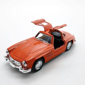 Modèle de voiture vintage en alliage avec fonction de recul et portes ouvrantes - Product Image 3