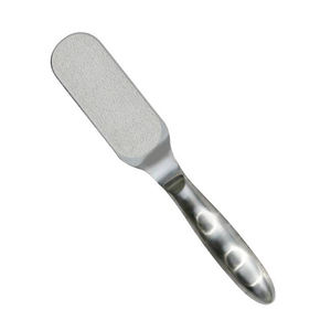 Vente en gros OEM Extracteur de callosités de premier style Grattoir à pieds professionnel pour l'élimination des callosités des ongles Lime à bois et plastique - Product Image 1