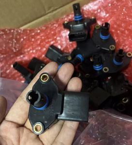 El sensor de presión de admisión 036906051 036906051D 06A906051 es adecuado para Volkswagen Golf Passat Tiguan Audi A4 <span class=keywords><strong>A6</strong></span> - Product Image 1