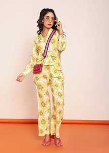 Conjunto de camisa plisada estampada y pantalón recto para mujer, conjunto coordinado de dos piezas con diseño moderno y estilo moderno. - Product Image 5