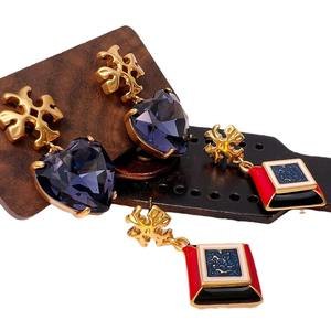 पार हॉट सेलिंग प्यार सैप्फायर इयररिंग्स क्लासिक रंग ब्लॉक वर्ग बालियां - Product Image 1