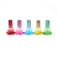Botol Parfum kaca 5ml, bentuk bunga wanita kosong mewah warna-warni perjalanan botol Parfum kaca merah muda dengan tutup penyemprot sekrup isi ulang