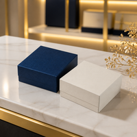 Boîte cadeau en papier rigide avec couvercle et base carrés, logo personnalisé, marque privée, emballage de luxe, fabricant OEM ODM, faible MOQ, vente en gros