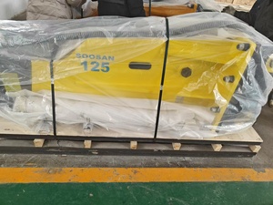 Marteau hydraulique SB 125 jaune avec moteur pour excavatrices lourdes de 28 à 35 tonnes, construction et démolition - Product Image 3