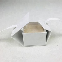 Boîtes cadeaux en carton recyclé de style livre avec logo personnalisé en gros