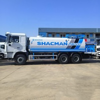 Camion-citerne diesel Shacman personnalisé pour pulvérisation haute pression, arroseur latéral avant/arrière pour le nettoyage des tunnels et des passages en viaduc urbains