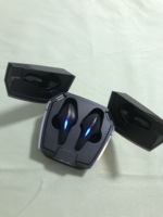Écouteurs intra-auriculaires de jeu TWS-K12 avec design « Flying Wing Door », double microphone à réduction de bruit et effets lumineux respirants colorés