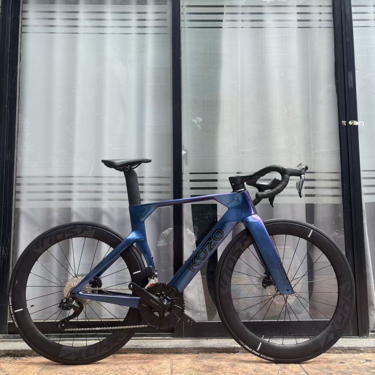 Blue chameleon +100 usd