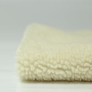Tessuto in pile sherpa 100% poliestere spazzolato effetto <span class=keywords><strong>camoscio</strong></span>, certificato OEKO-TEX, 300 GSM, colore personalizzabile per tappezzeria - Vendita all'ingrosso - Product Image 5