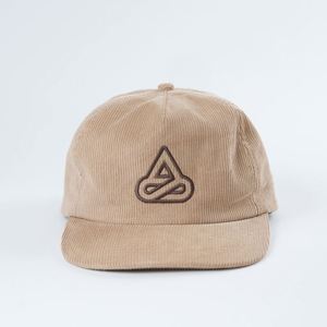 Gorras de Cinco Paneles de Calidad con Visera Ligeramente Curvada, Sin Estructura, para Hombre y Mujer, Nueva Moda, Logotipo Bordado, Venta al Por Mayor - Product Image 1