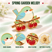 Fabricant Grossiste Broche en métal émaillé personnalisée motif Oiseau à ailes bleues et Branche de cerisier, thème Printemps Nature, pour Boutiques de cadeaux, commandes en gros