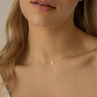 Collier avec initiale en or 18 carats Novirassine, acier inoxydable 316L, pendentif alphabet 26 lettres, bijoux minimalistes délicats, monogramme miniature