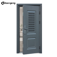 Portes de sécurité modernes en acier anti-effraction avec grille ventilée et moustiquaire pour entrée de villa et climat tropical