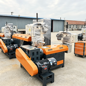 Low Temperature Safe Operation CE ISO Mobile Plastic Shredder Granulator Medium 300Kg/H Unit 1000Kg/H Screw Gearbox Scrap - Product Image 4