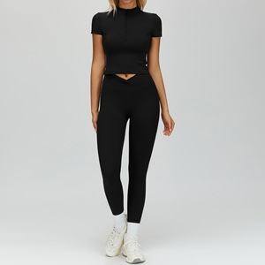 Ensemble de yoga respirant et ventilé pour femmes, veste de sport à demi-zip et short, taille plus, séchage rapide, logo frontal sans couture - Product Image 1