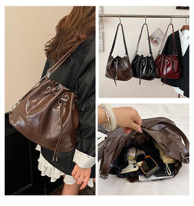 Sac à bandoulière de style classique en gros, fermeture à cordon, sac à bandoulière en cuir PU, sac seau, grande capacité pour femmes - Product Image 2