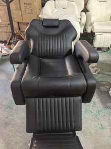 Sillón de Barbería Profesional de Lujo Moderno, Hidráulico, de Cuero, para Salón de Belleza, Construcción Metálica, para Uso en Barberías - Product Image 3