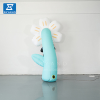 Modèle de fleur blanche gonflable sur pied personnalisé, fleur géante gonflable pour la décoration de scène extérieure, de fête, d'événement et de paysage