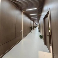 Panneaux muraux en bois de charbon de bambou, panneaux de revêtement mural intérieur en PVC, panneaux muraux co-extrudés, panneaux muraux en fibre de bambou pour hôtel