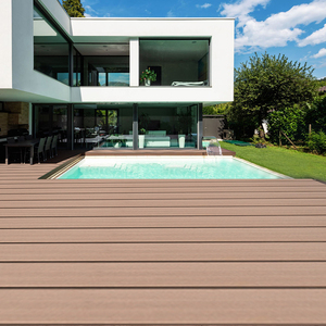 Plancher composite extérieur WPC, isolation thermique, imperméable, dalles emboîtables creuses pour piscines, terrasses, patios, parcs - Product Image 1